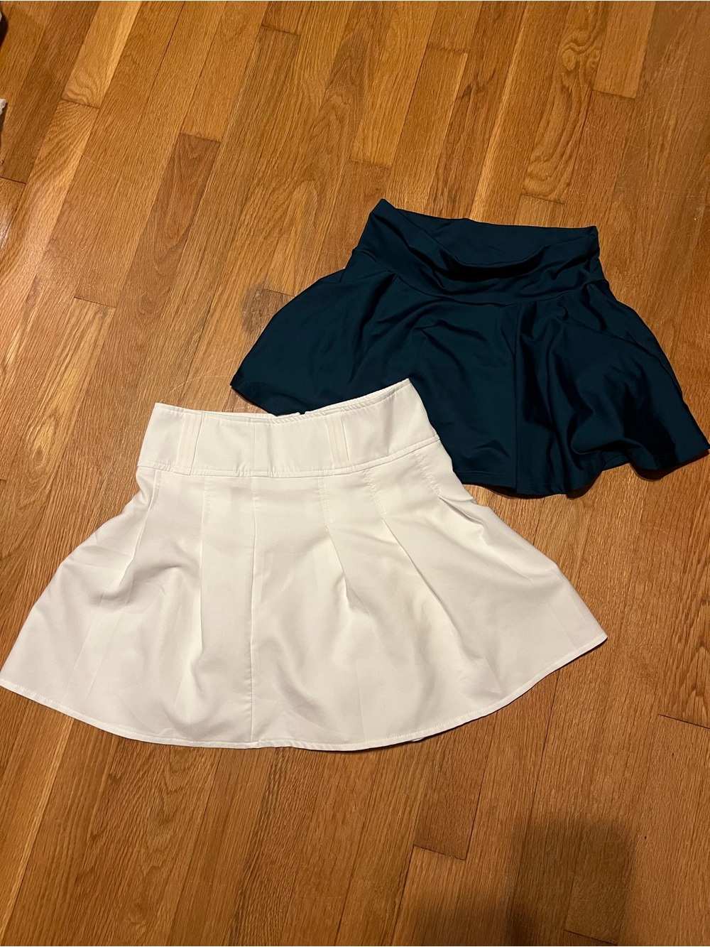 SHEIN Lot of (2) Women’s Athletic Tennis White Skirt and Green Skort Both SMALL